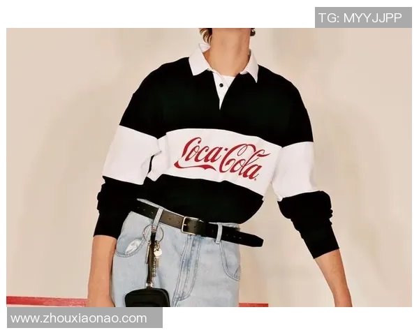 足球明星街头风格穿搭解析 帅气与运动感完美融合的时尚搭配